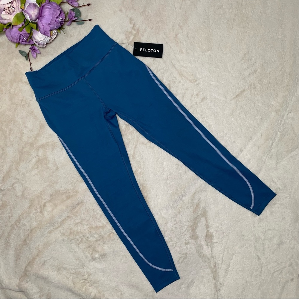 SOLD NWT Peloton Move Mission 2-Piece Outfit - Picture 11 of 14
